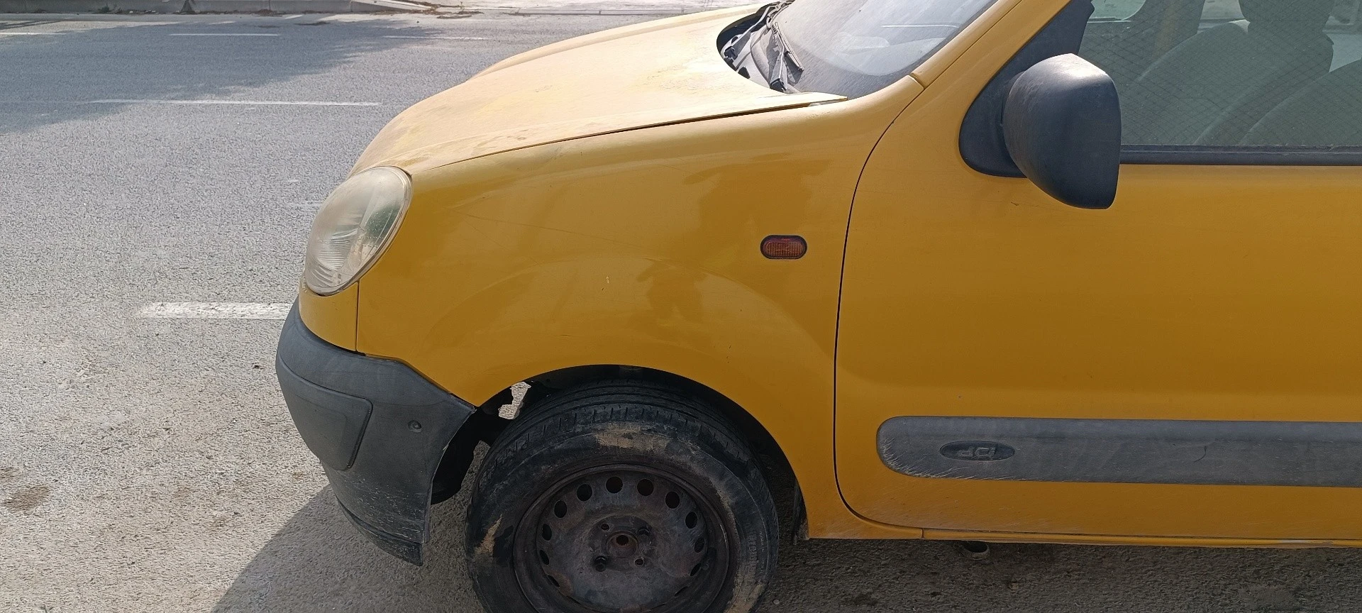 GUARDA-LAMAS FRENTE ESQUERDO RENAULT KANGOO