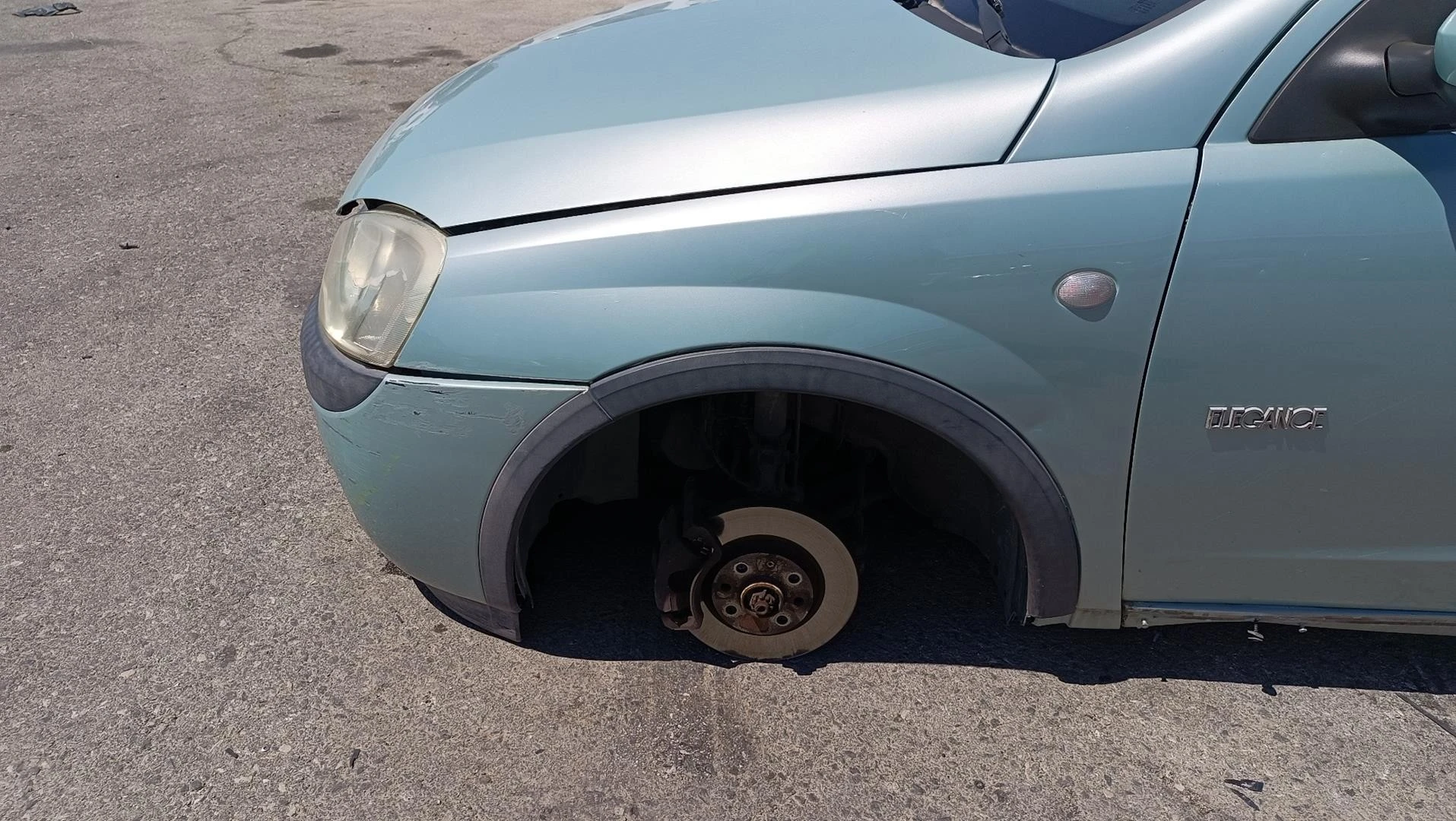 GUARDA-LAMAS FRENTE ESQUERDO OPEL CORSA C