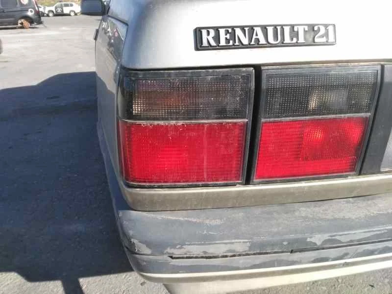 GUARDA-LAMAS FRENTE DIREITO RENAULT 21