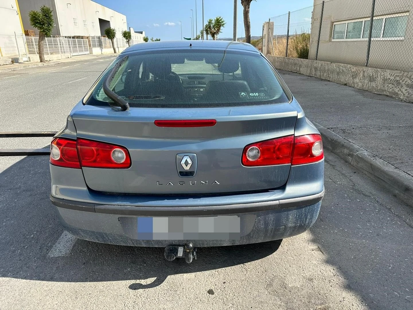 PARA-CHOQUES TRASEIRO RENAULT LAGUNA II