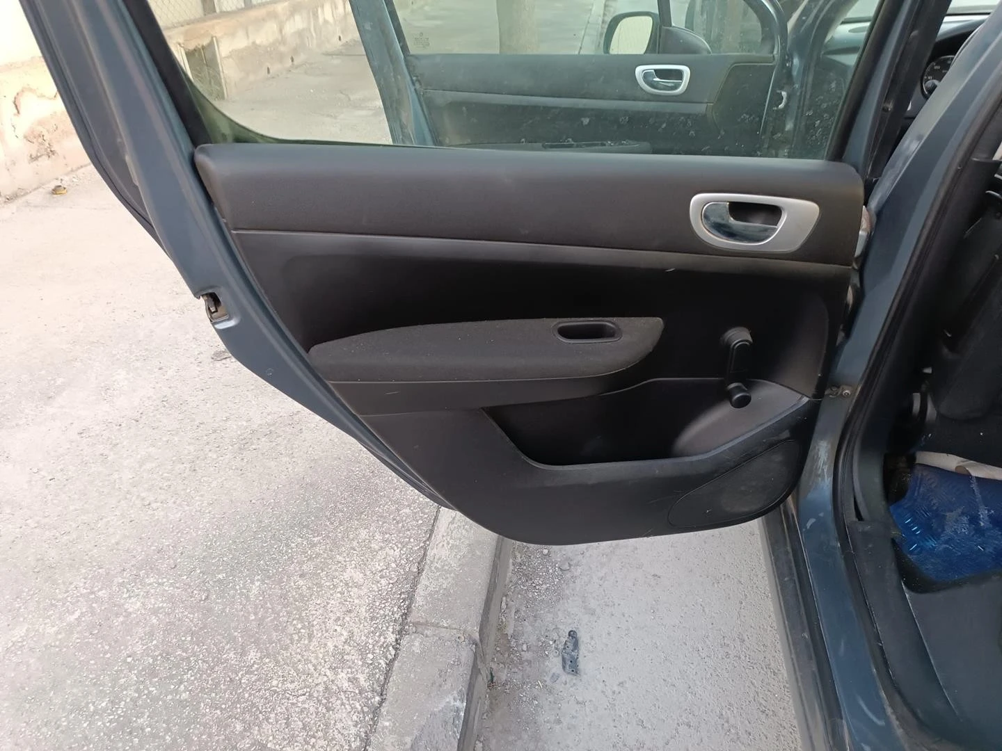 FORRA DA PORTA TRASEIRA ESQUERDA PEUGEOT 307