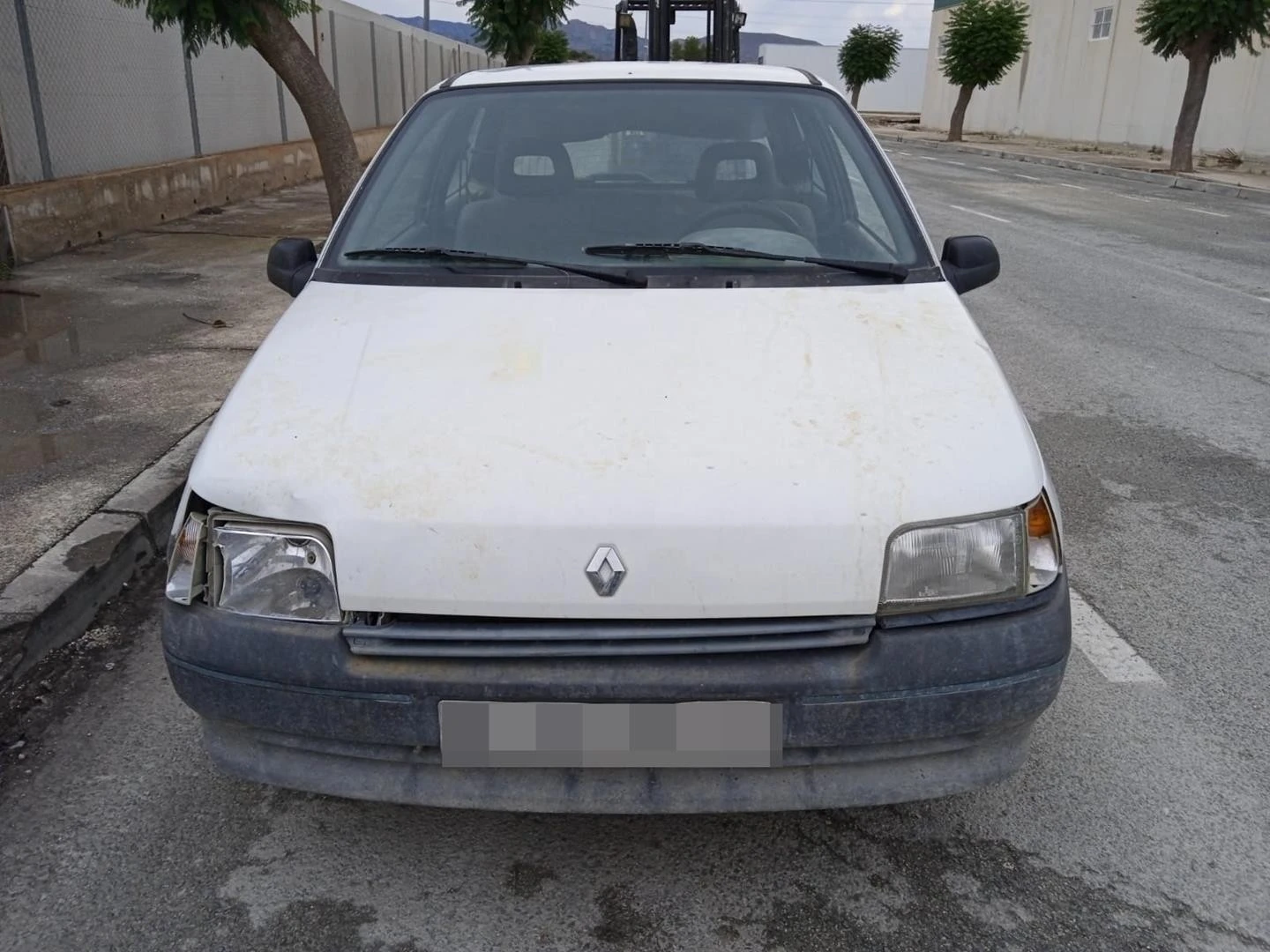 FAROL DIREITO RENAULT CLIO I