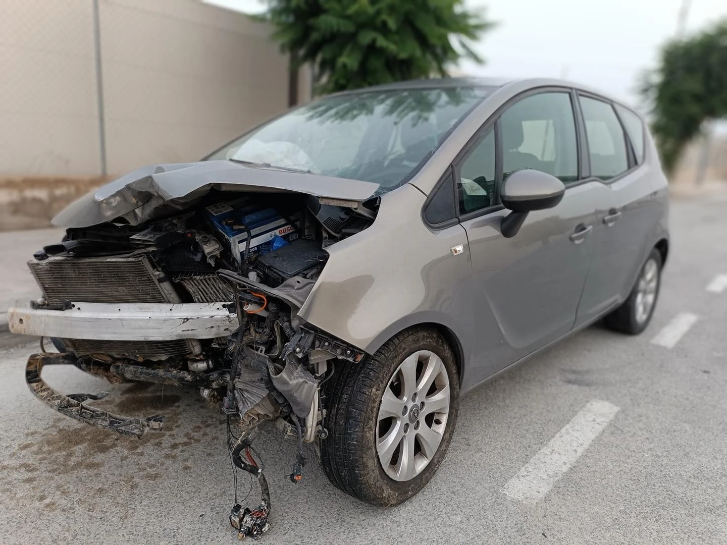 GUARDA-LAMAS FRENTE ESQUERDO OPEL MERIVA B LIMUSINA