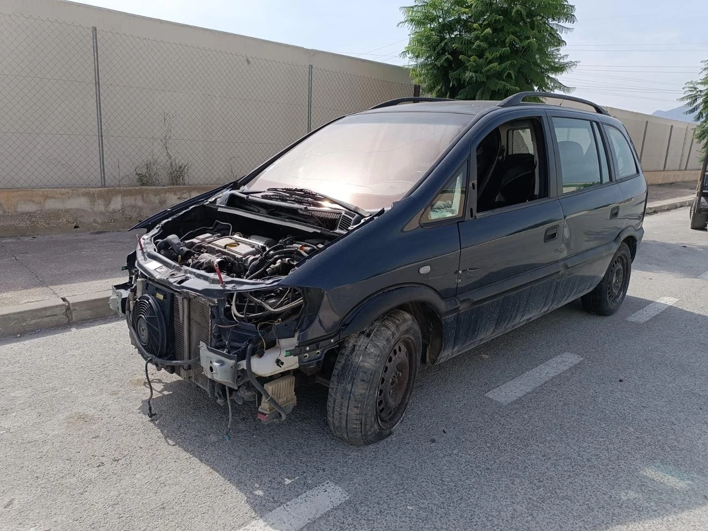 GUARDA-LAMAS FRENTE ESQUERDO OPEL ZAFIRA A LIMUSINA