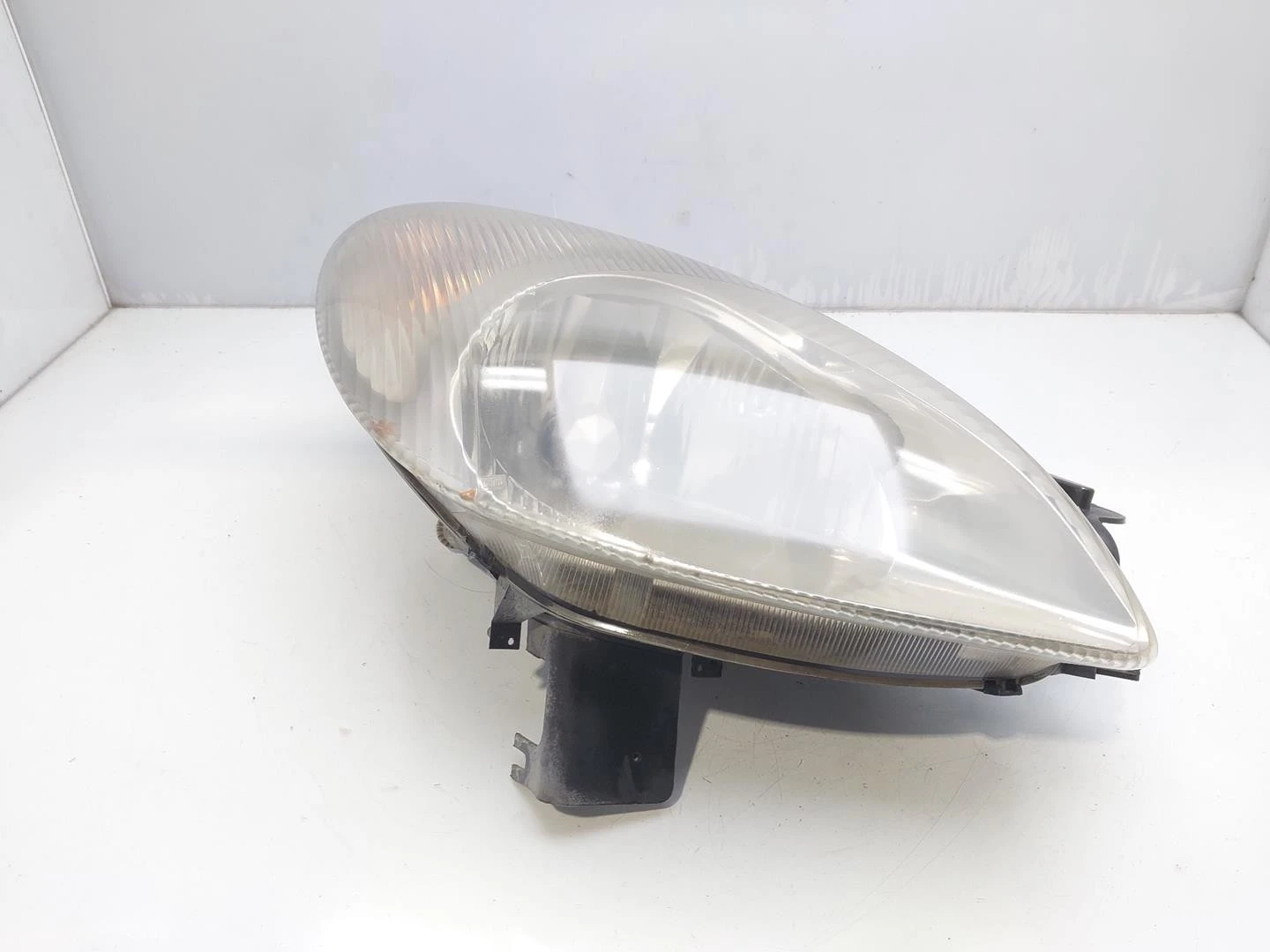 FAROL DIREITO CITROЁN XSARA PICASSO