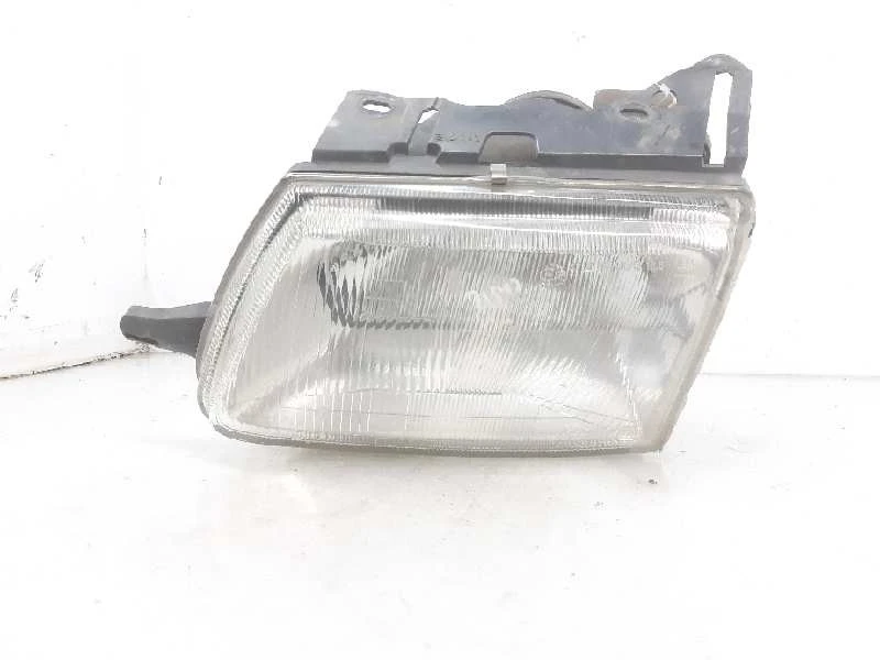 FAROL ESQUERDO CITROЁN SAXO