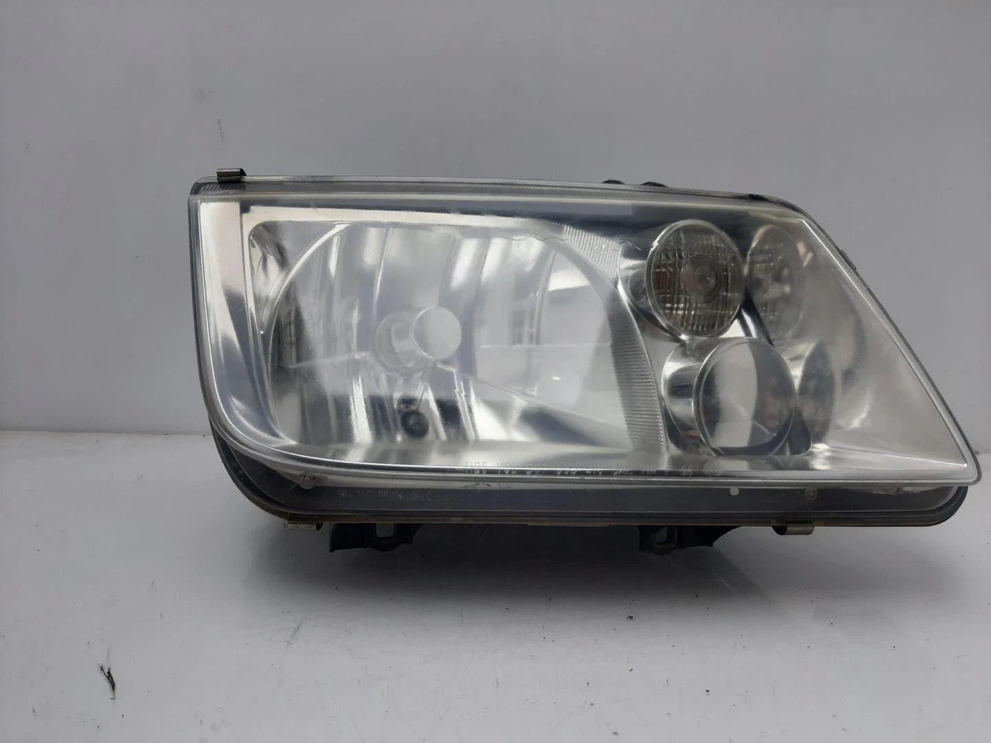 FAROL DIREITO VW BORA