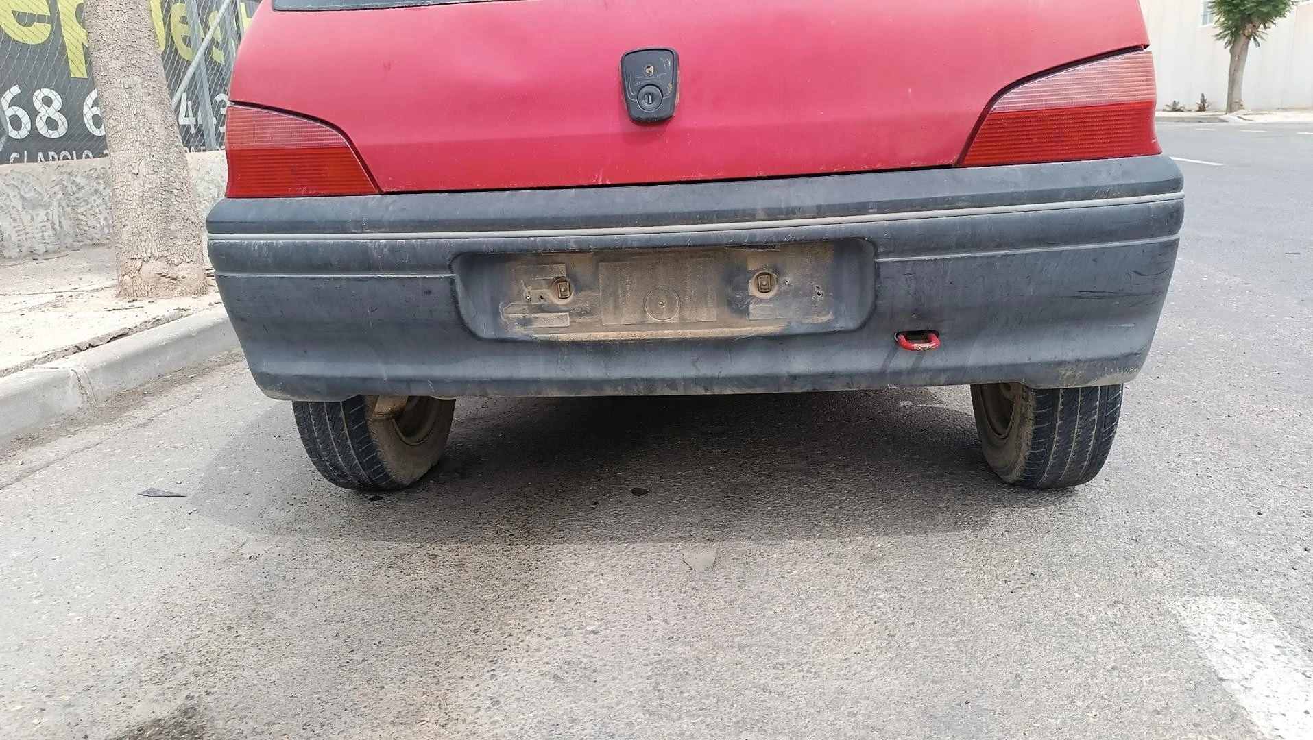 PARA-CHOQUES TRASEIRO PEUGEOT 106 II