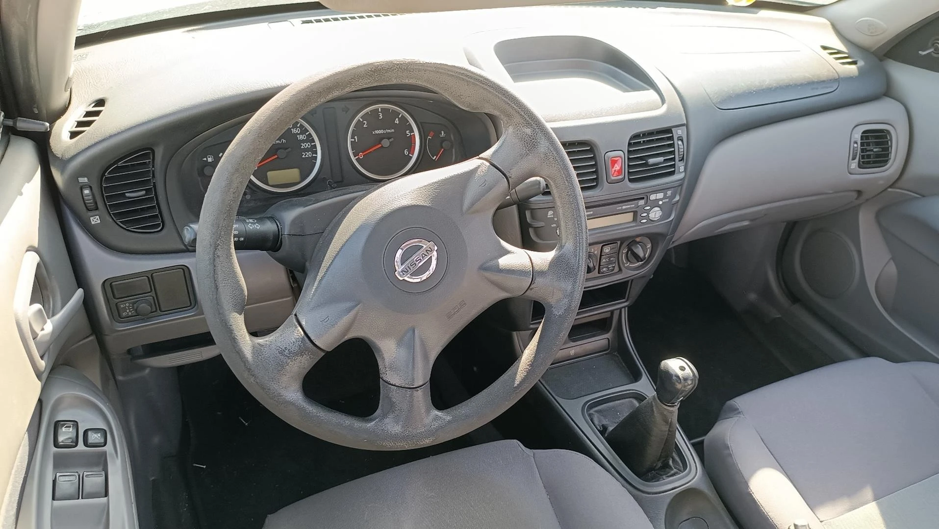 VOLANTE NISSAN ALMERA II HATCHBACK